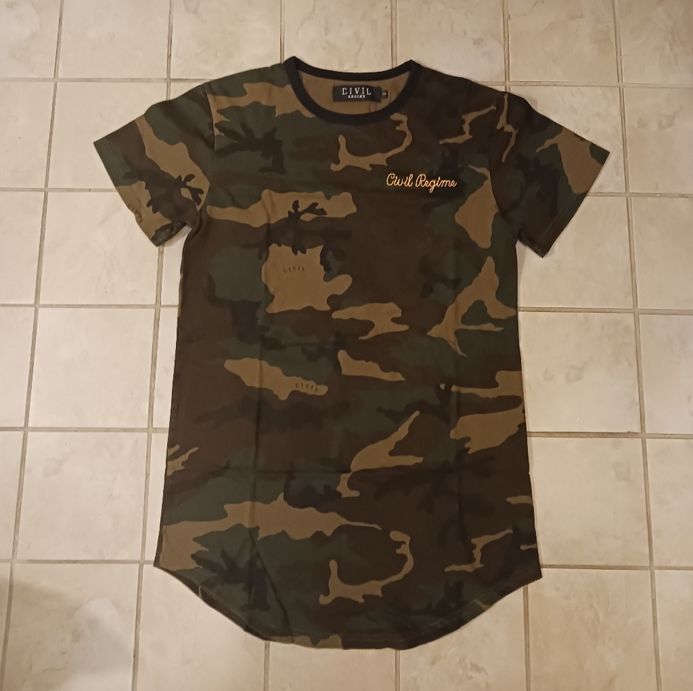 🩷NWOT Civil Regime Camouflage T-Shirt🩷